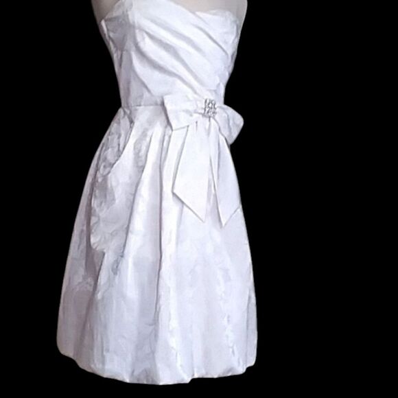 Gown Formal Semiformal Strapless Jacquard Rhinestones Bow White Like New M - Picture 1 of 13